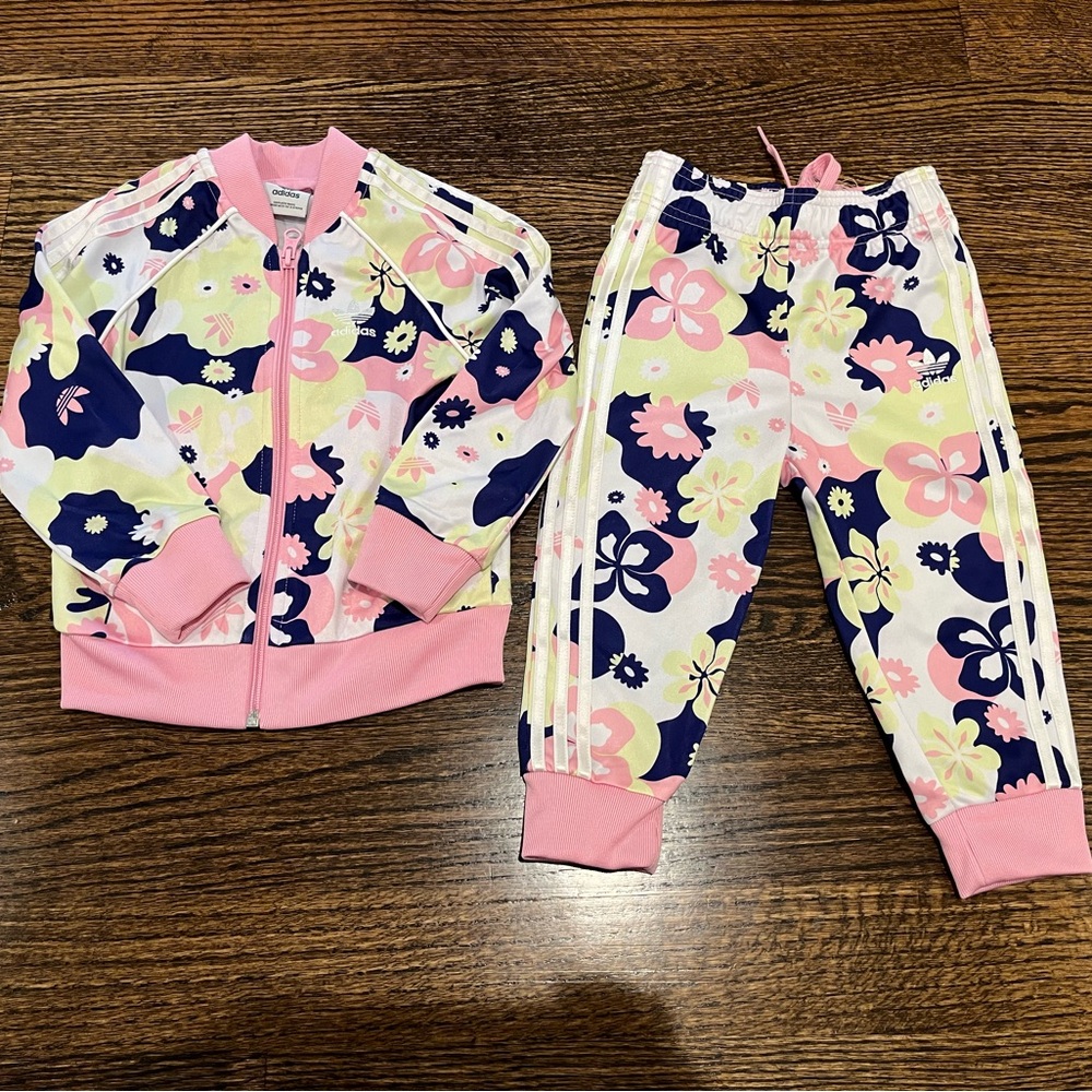 Adidas limited edition toddler tracksuit 18-24 months (2T)